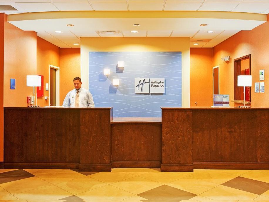 Holiday Inn Express Hotel & Suites Huntsville West - Research Park By Ihg מראה חיצוני תמונה
