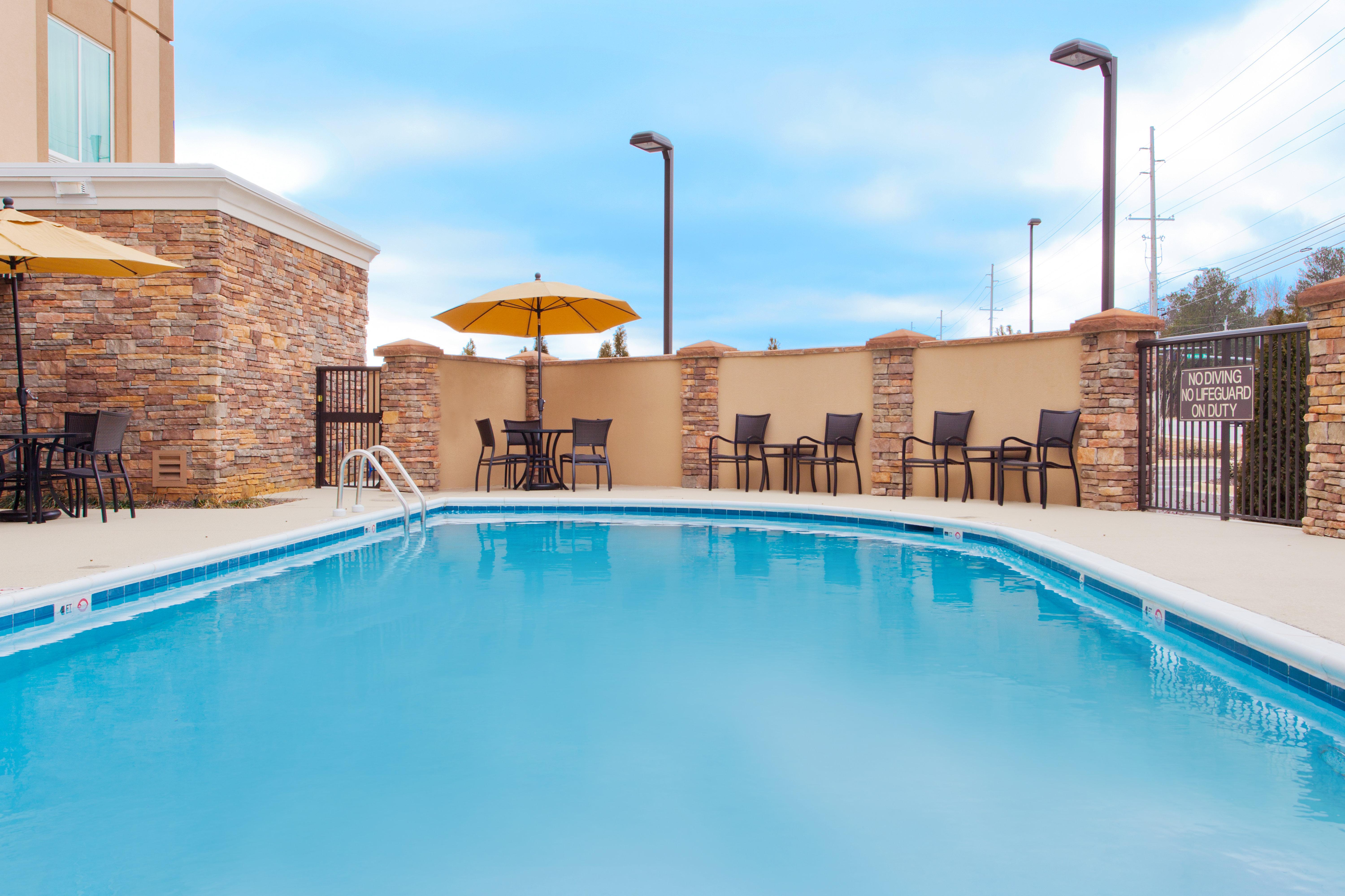 Holiday Inn Express Hotel & Suites Huntsville West - Research Park By Ihg מראה חיצוני תמונה