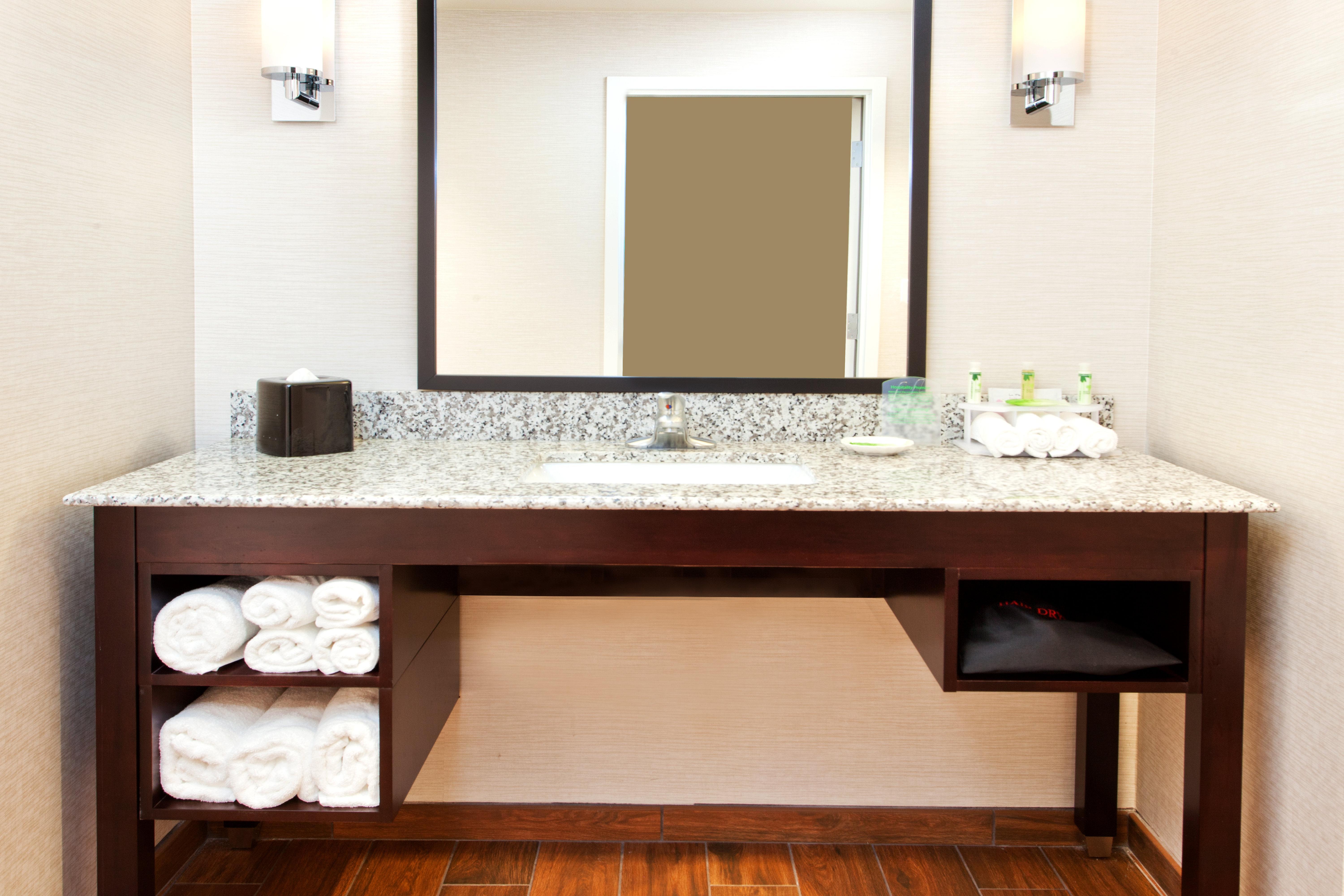 Holiday Inn Express Hotel & Suites Huntsville West - Research Park By Ihg מראה חיצוני תמונה