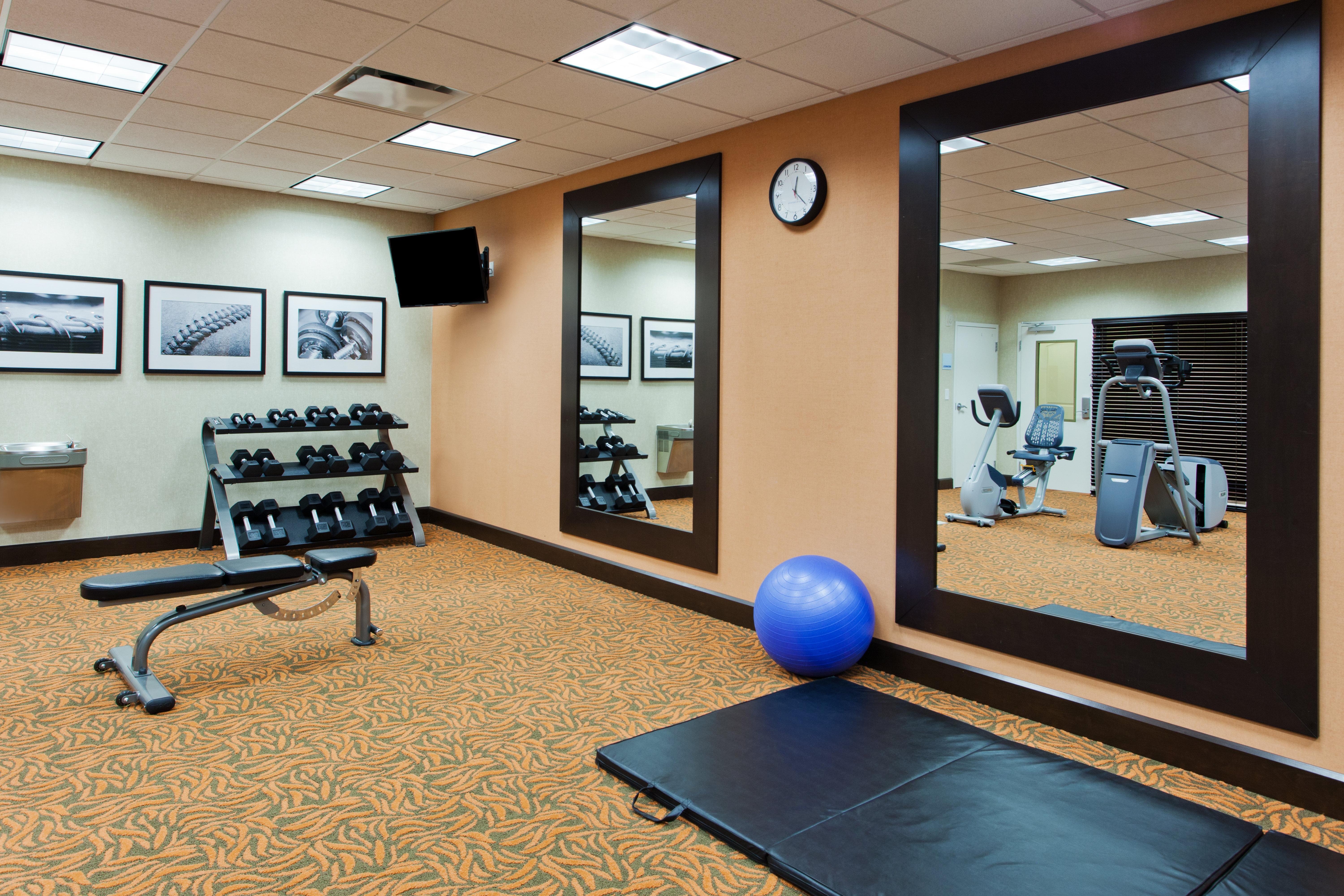 Holiday Inn Express Hotel & Suites Huntsville West - Research Park By Ihg מראה חיצוני תמונה