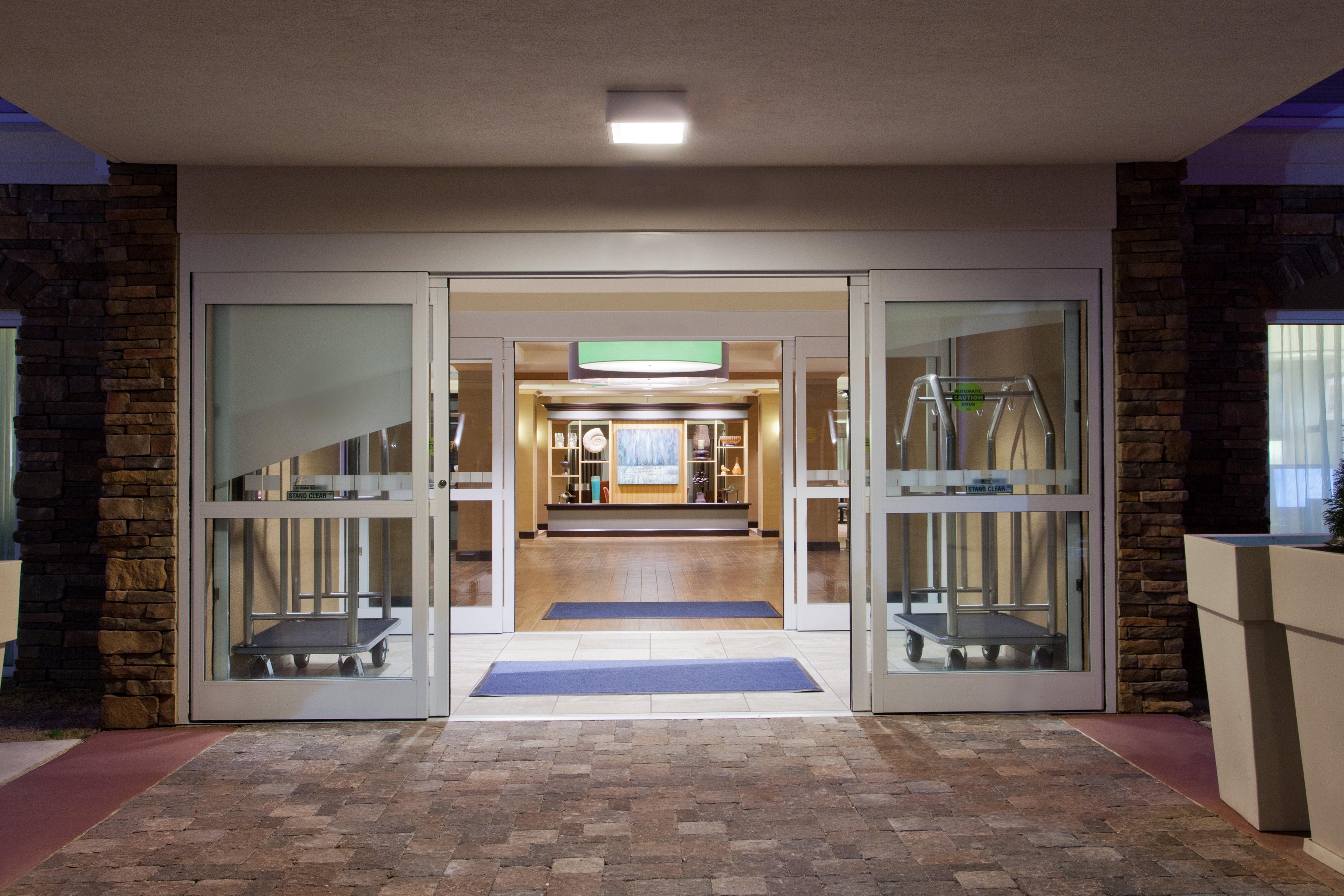 Holiday Inn Express Hotel & Suites Huntsville West - Research Park By Ihg מראה חיצוני תמונה